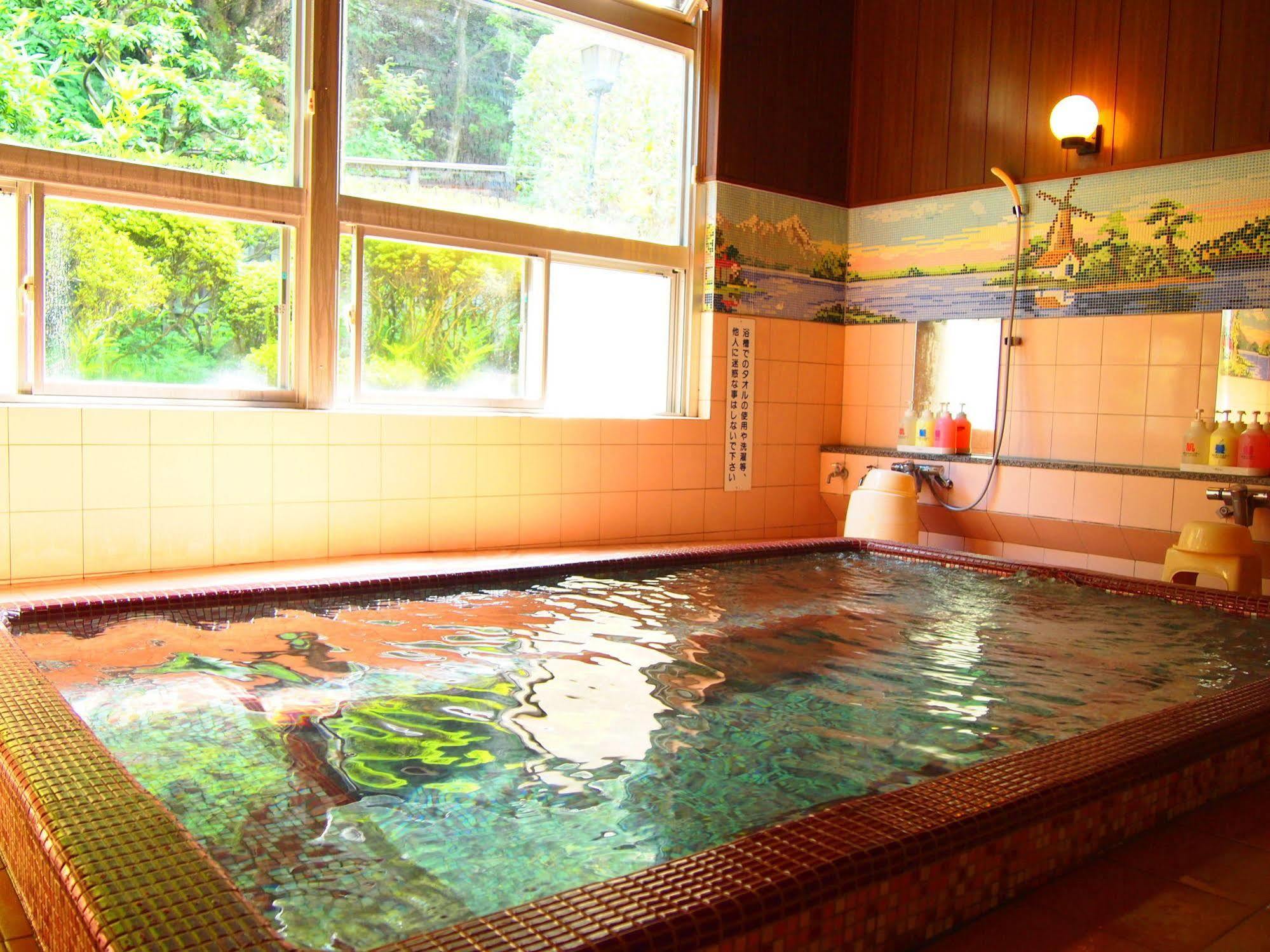 Yourou Onsen Honkan Onomichi Buitenkant foto